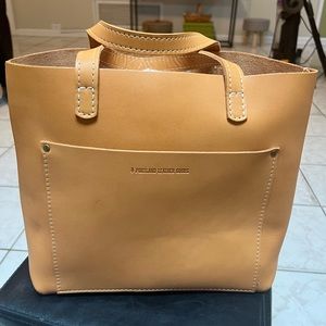 Medium Classic Crossbody Tote
